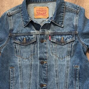 Levi’s Denim Jacket Size Medium 10-12 YRS